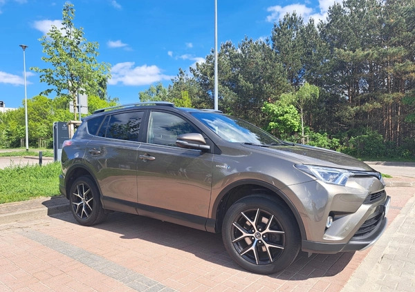 Toyota RAV4 cena 95000 przebieg: 92500, rok produkcji 2016 z Gdańsk małe 232